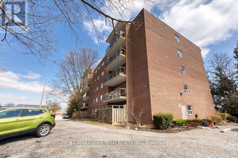 Photo 46 of 512 793 Colborne Street E, Brantford ON