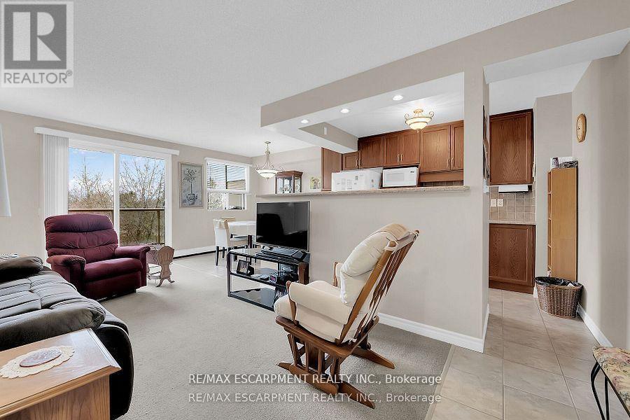 Photo 9 of 512 793 Colborne Street E, Brantford ON