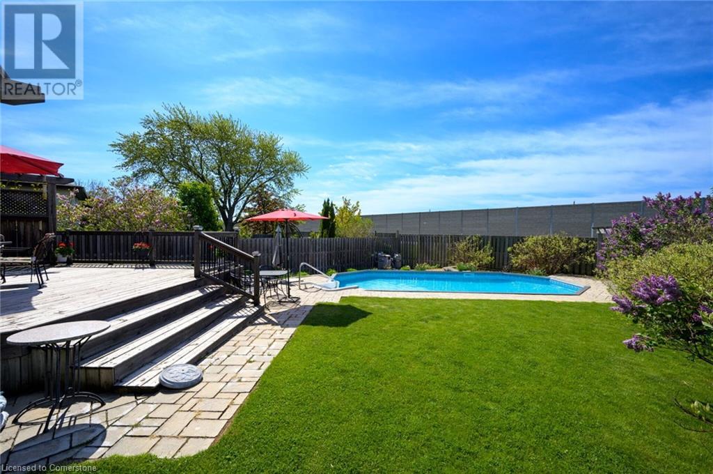 Photo 36 of 11 Sidare Court, Grimsby ON