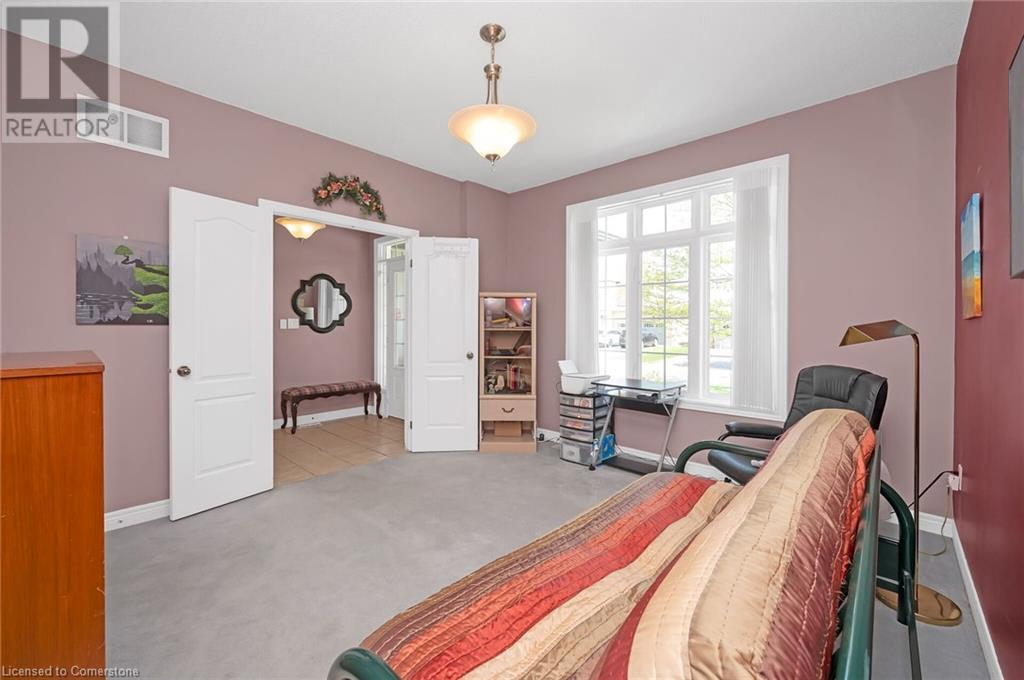 Photo 15 of 11 Sidare Court, Grimsby ON