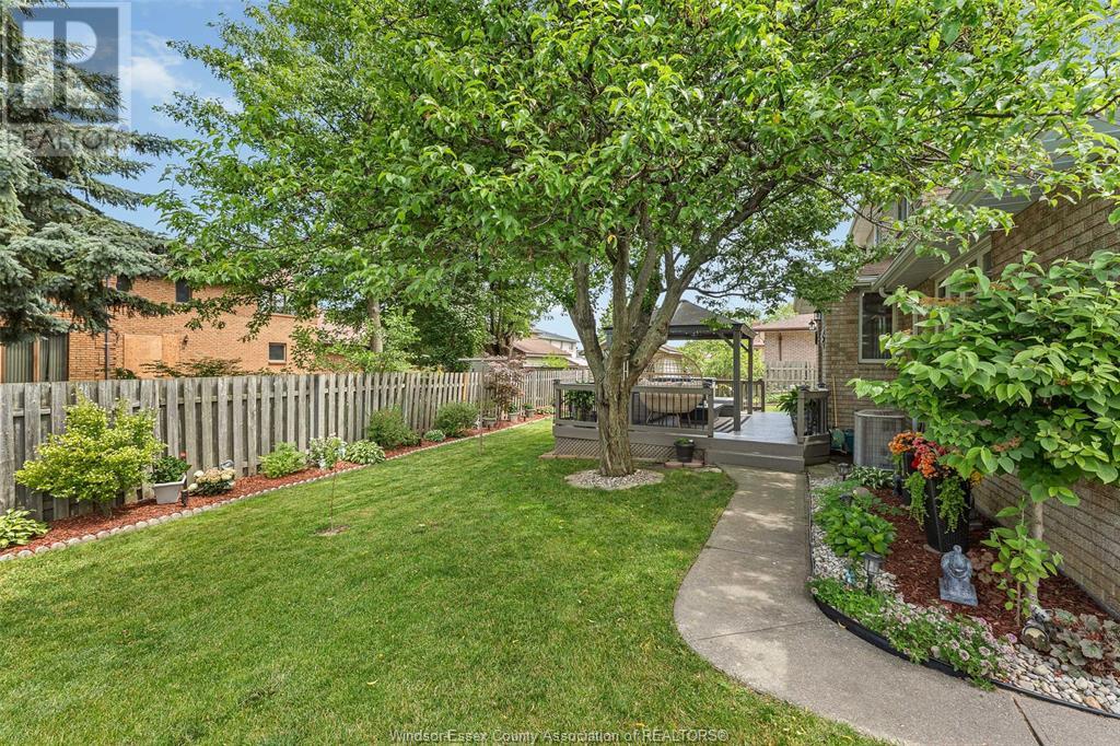 Photo 7 of 12314 Funaro Crescent, Tecumseh ON