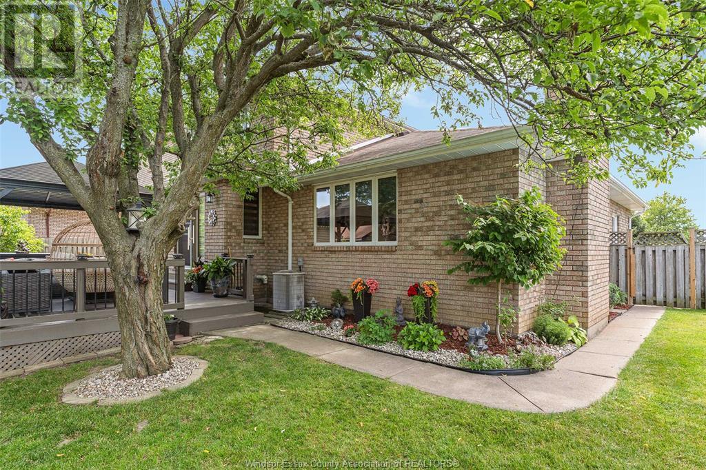Photo 11 of 12314 Funaro Crescent, Tecumseh ON