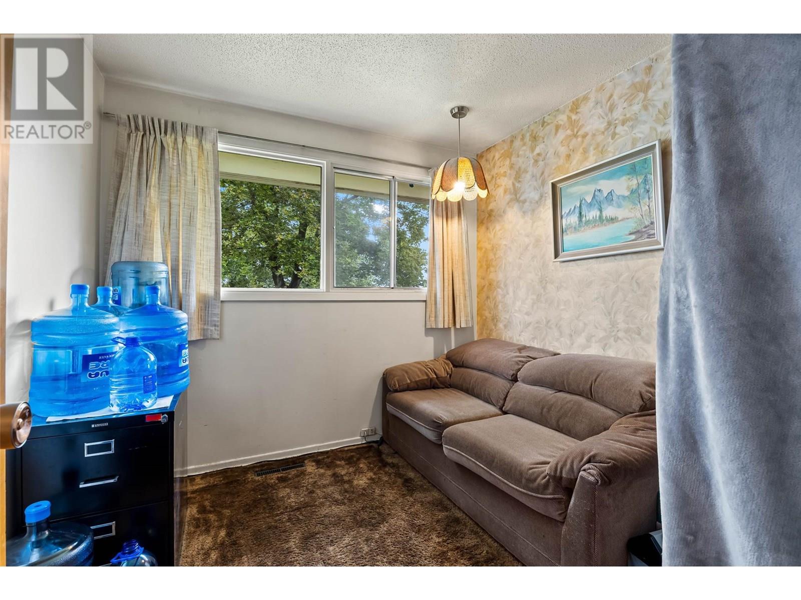 Photo 21 of 427 Battle Street W, Kamloops BC