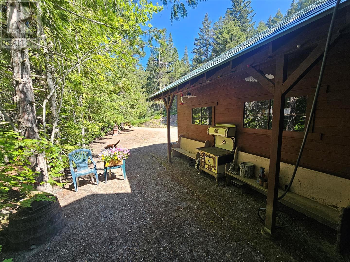 2910 Botanie Creek Road, Lytton