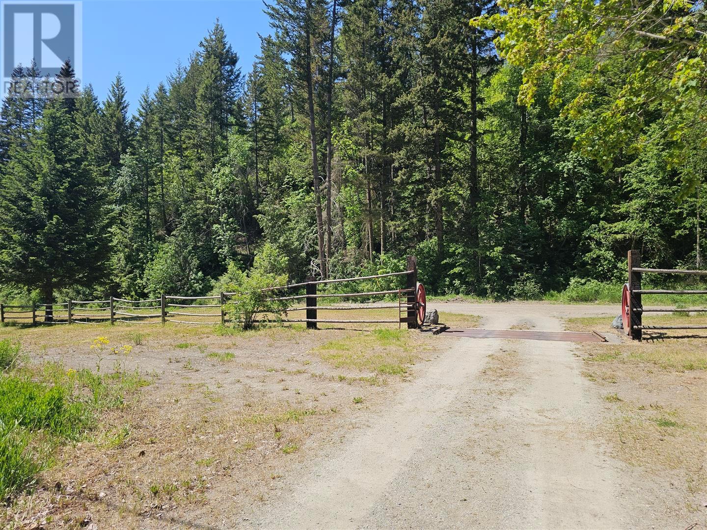 2910 Botanie Creek Road, Lytton