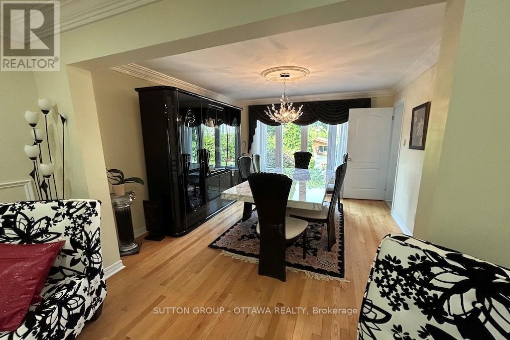 Photo 5 of 32 Cellini Court W, Ottawa ON