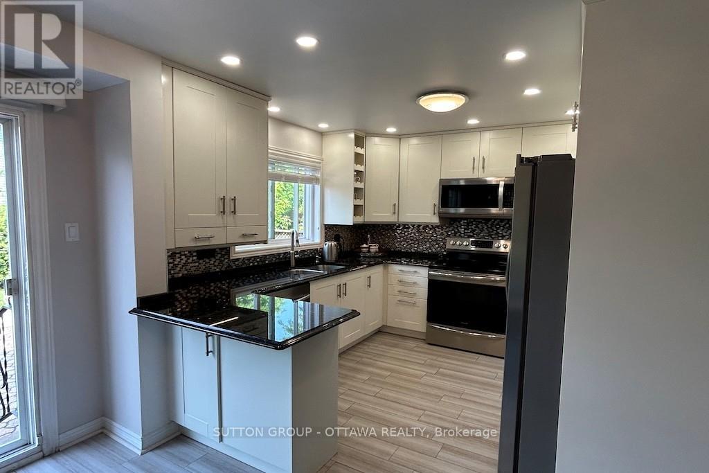 Photo 37 of 32 Cellini Court W, Ottawa ON