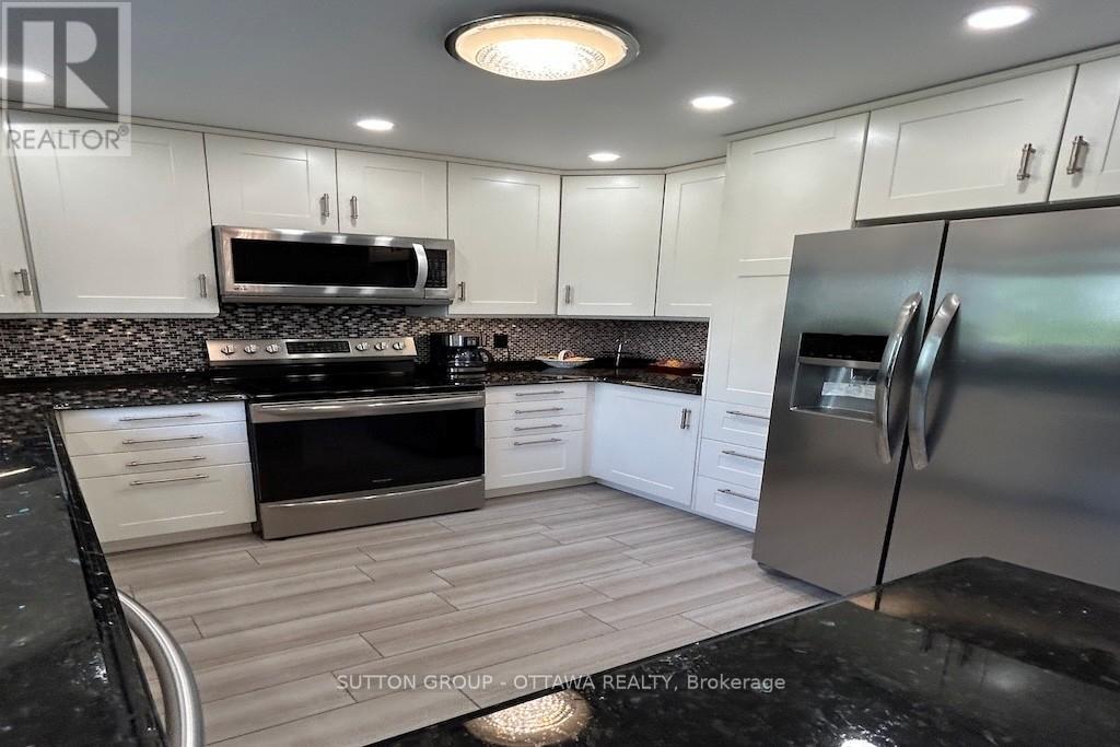 Photo 30 of 32 Cellini Court W, Ottawa ON