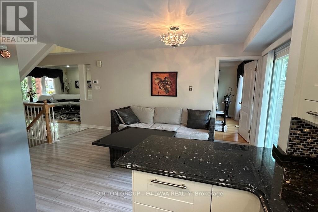 Photo 17 of 32 Cellini Court W, Ottawa ON