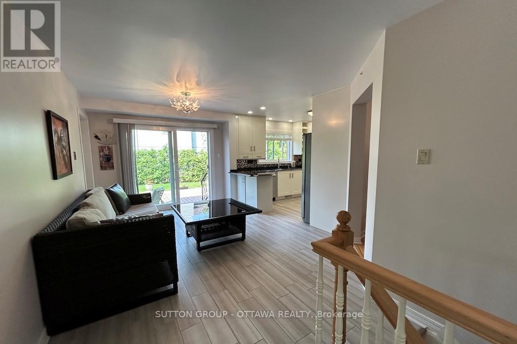 Photo 29 of 32 Cellini Court W, Ottawa ON