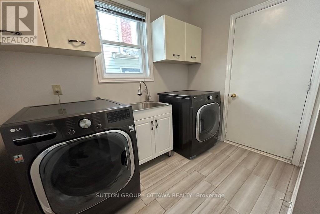 Photo 21 of 32 Cellini Court W, Ottawa ON