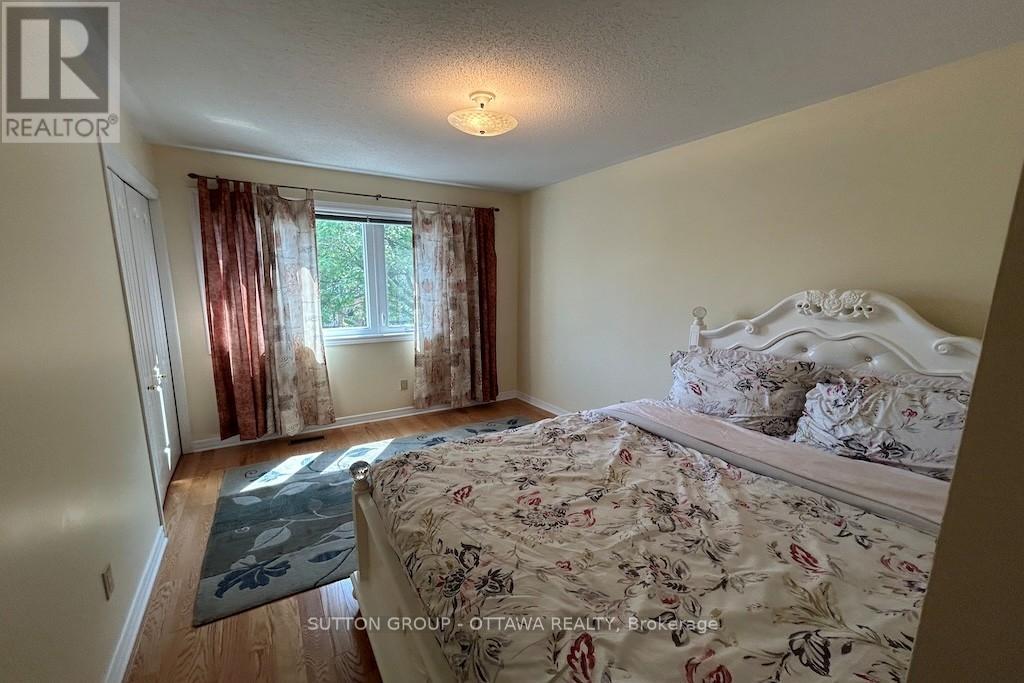 Photo 27 of 32 Cellini Court W, Ottawa ON