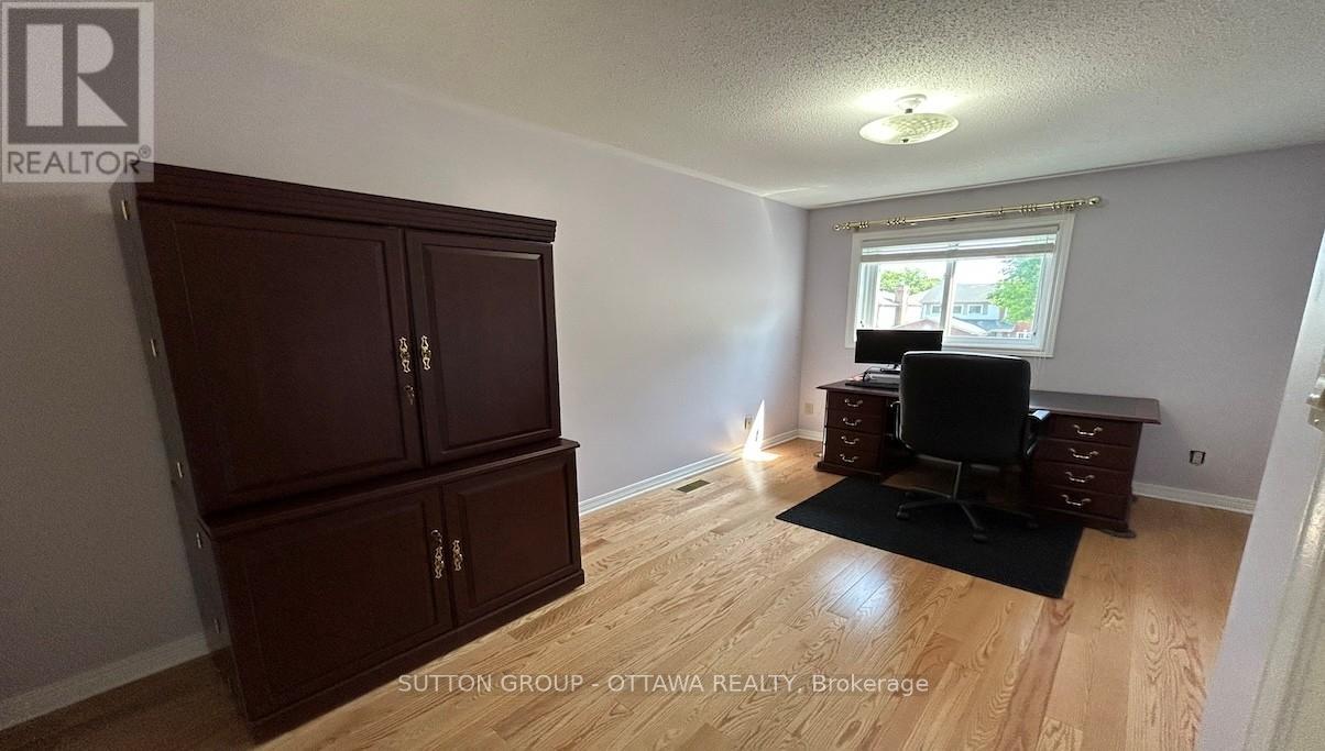 Photo 32 of 32 Cellini Court W, Ottawa ON