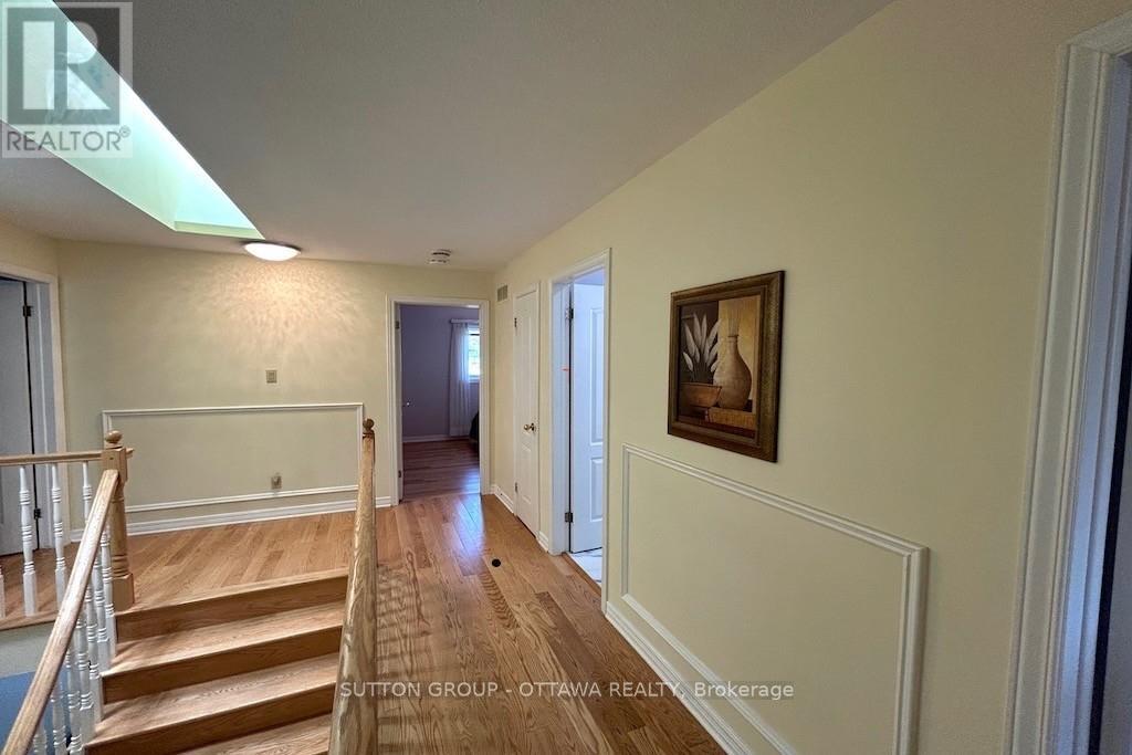 Photo 14 of 32 Cellini Court W, Ottawa ON