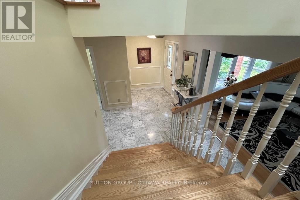 Photo 31 of 32 Cellini Court W, Ottawa ON