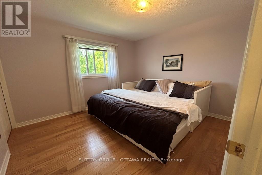 Photo 49 of 32 Cellini Court W, Ottawa ON