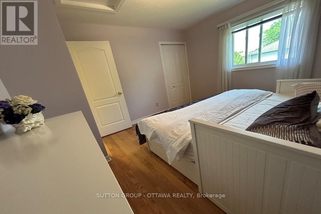 Photo 19 of 32 Cellini Court W, Ottawa ON