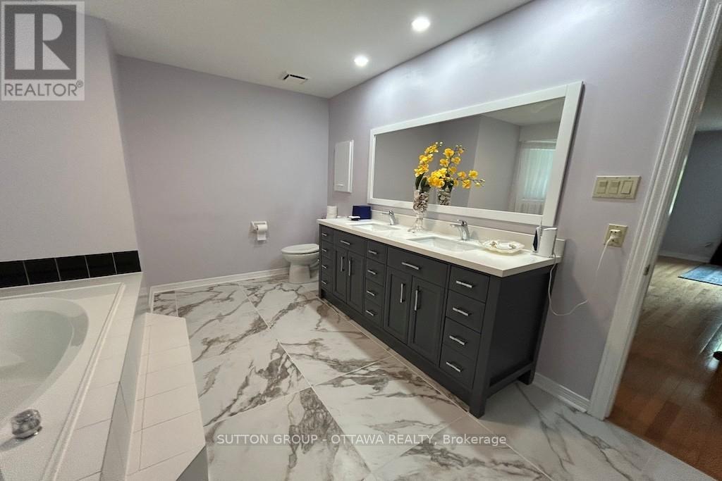 Photo 41 of 32 Cellini Court W, Ottawa ON