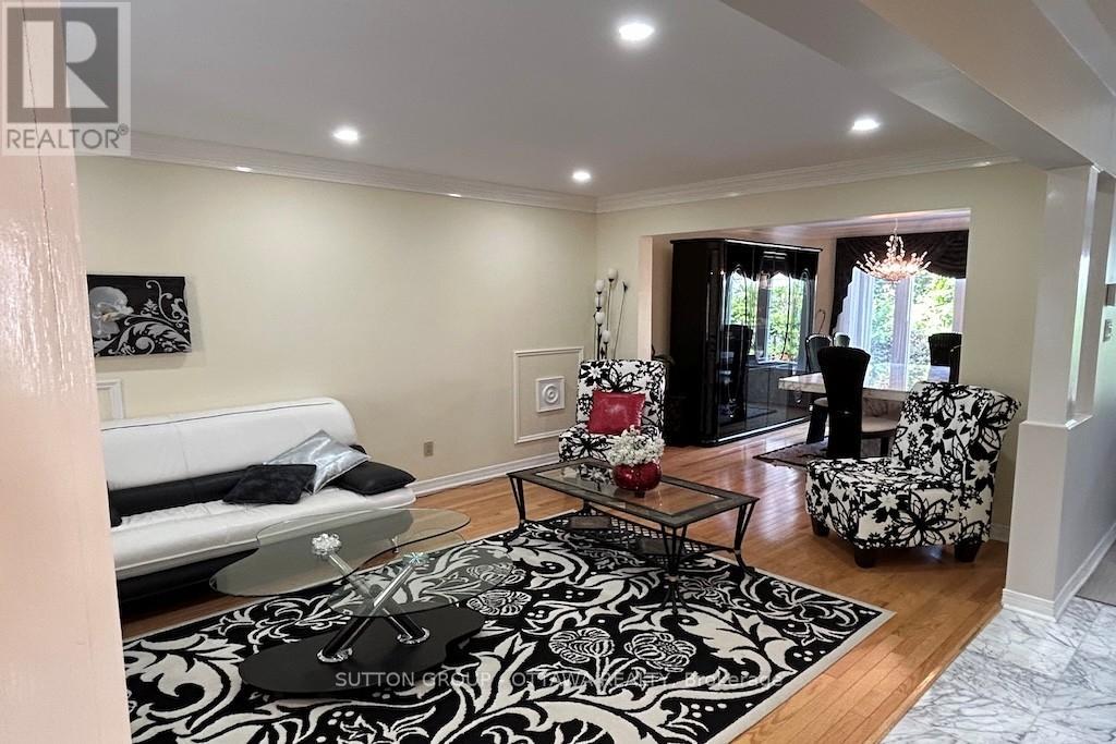 Photo 6 of 32 Cellini Court W, Ottawa ON