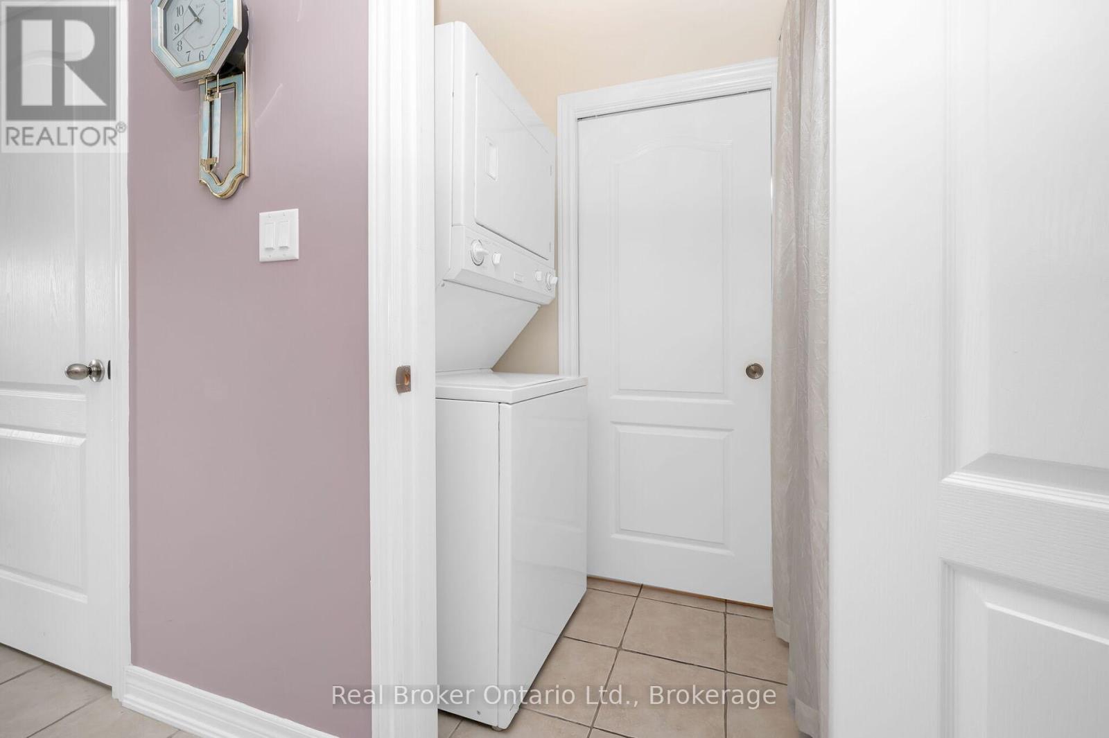 Photo 23 of 11 Sidare Court, Grimsby ON