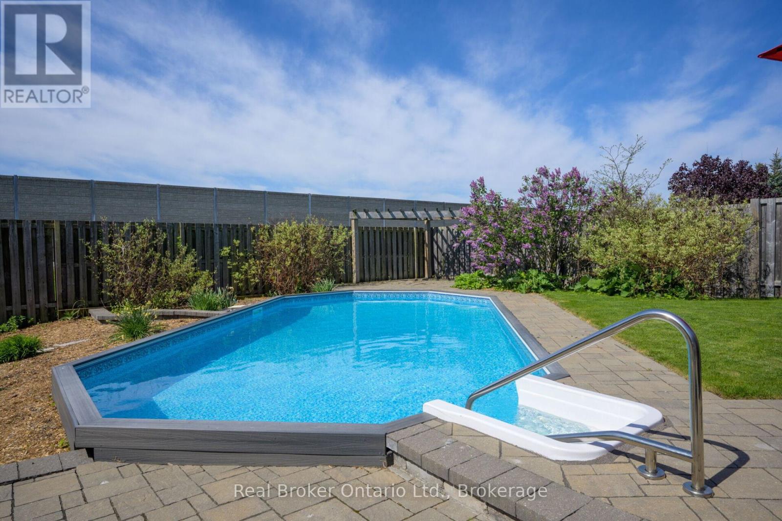Photo 35 of 11 Sidare Court, Grimsby ON