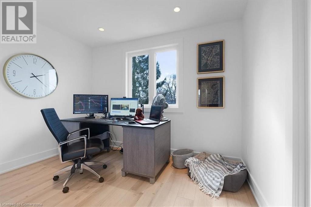 Photo 2 of 94 West 32nd Street, Hamilton ON