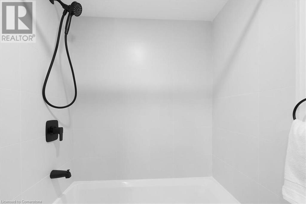 Photo 17 of 94 West 32nd Street, Hamilton ON