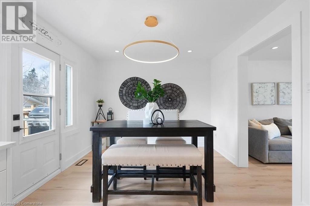 Photo 4 of 94 West 32nd Street, Hamilton ON