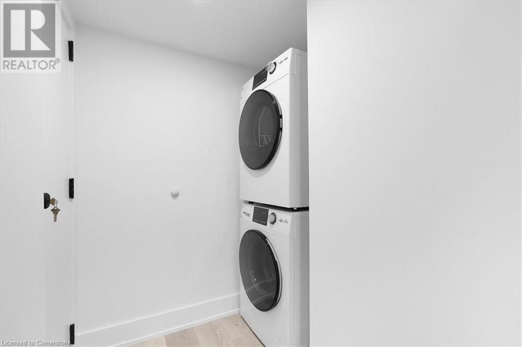 Photo 11 of 94 West 32nd Street, Hamilton ON