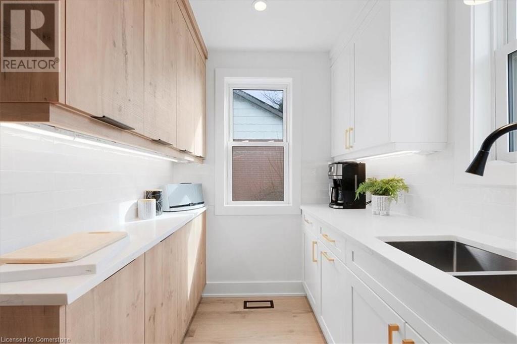 Photo 35 of 94 West 32nd Street, Hamilton ON