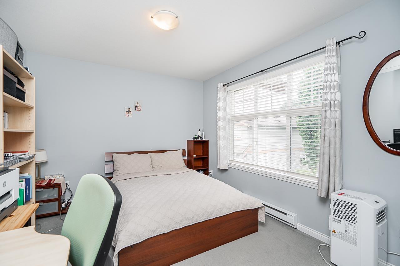 Photo 18 of 35 7518 138 Street, Surrey BC