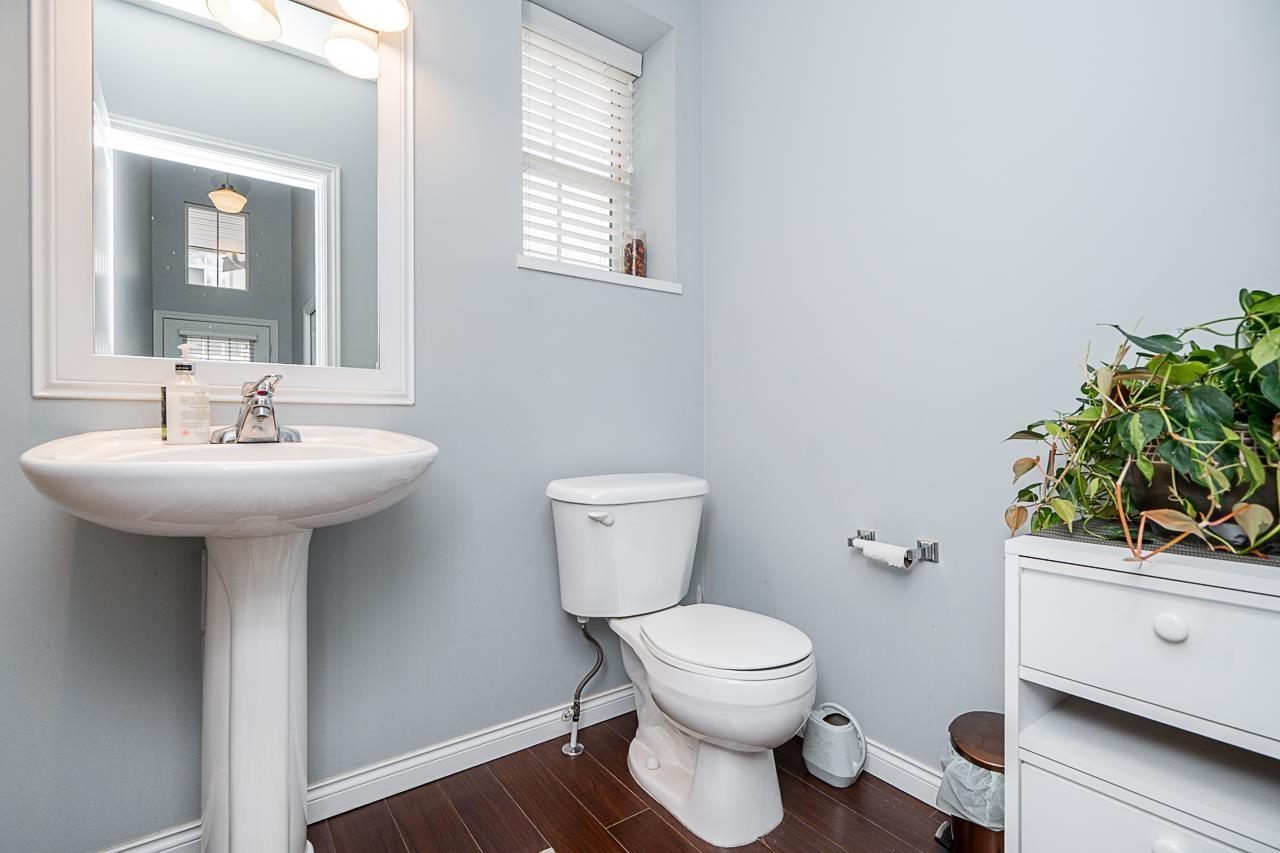 Photo 12 of 35 7518 138 Street, Surrey BC