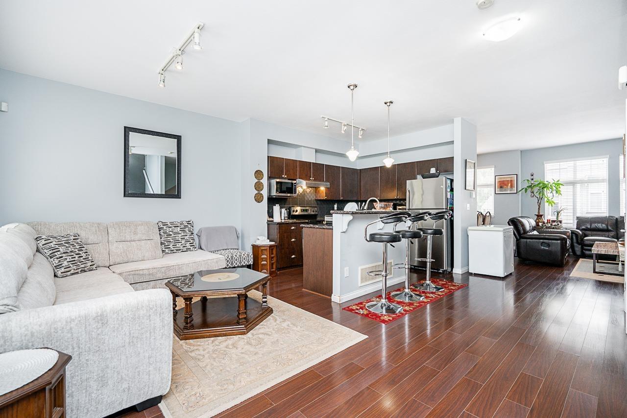 Photo 5 of 35 7518 138 Street, Surrey BC