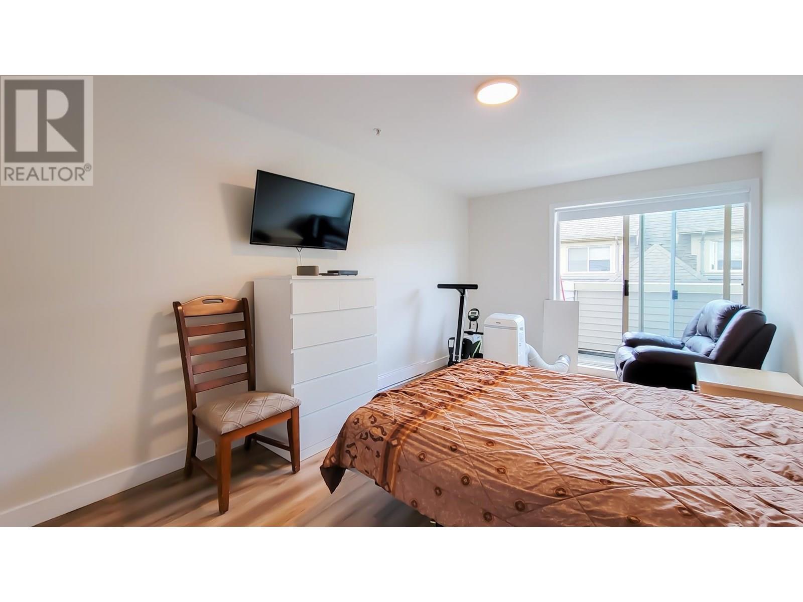 Photo 15 of 21 2378 Rindall Avenue, Port Coquitlam BC