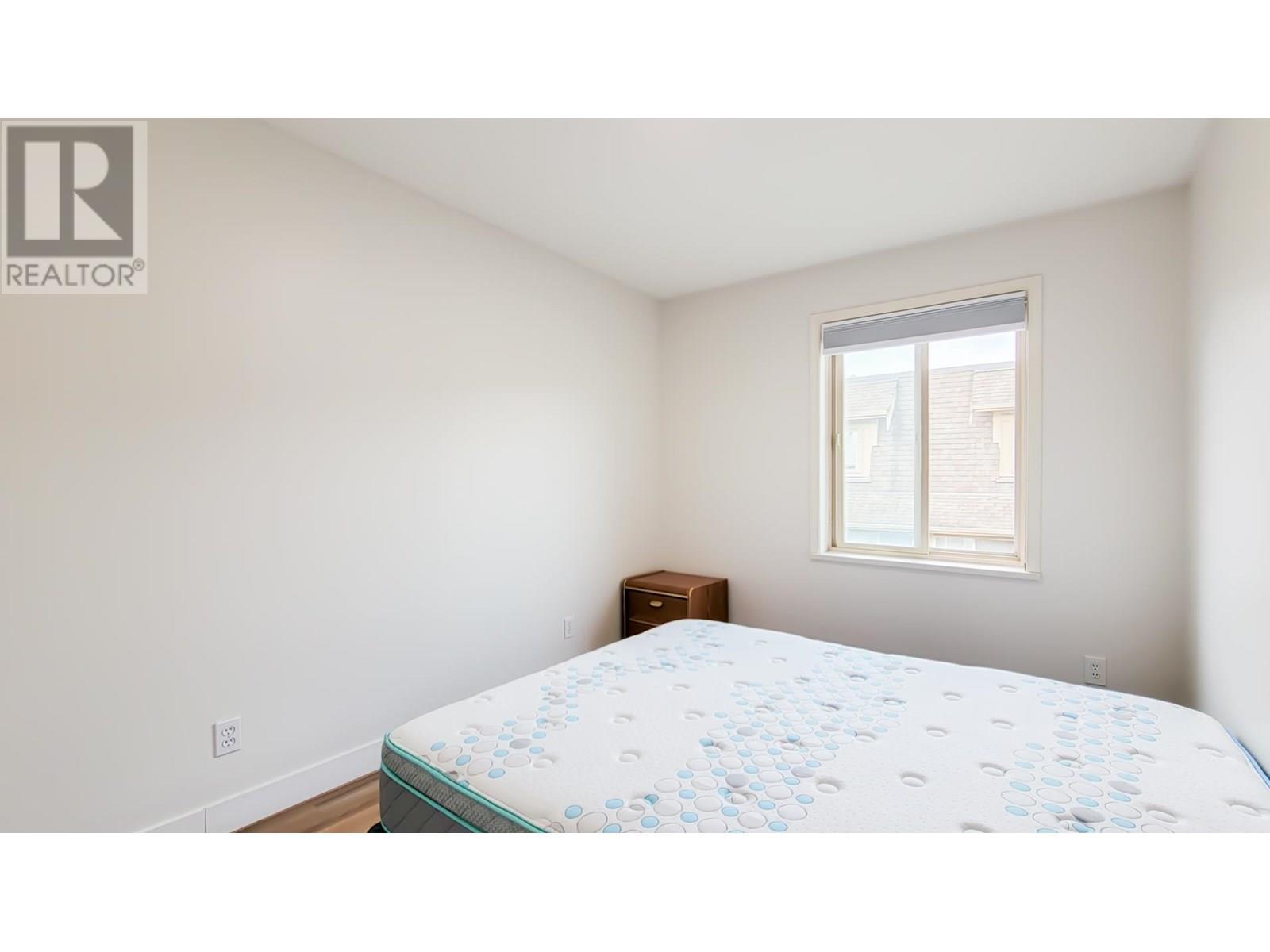 Photo 2 of 21 2378 Rindall Avenue, Port Coquitlam BC
