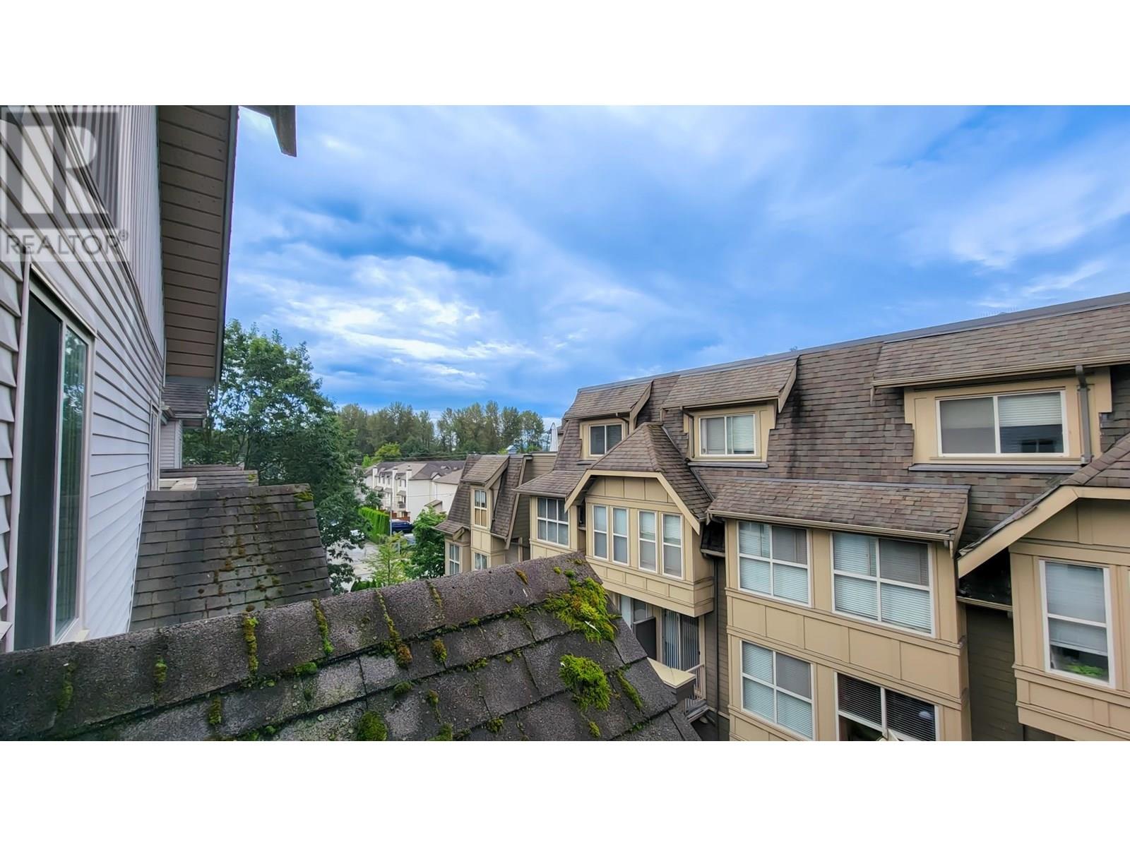 Photo 9 of 21 2378 Rindall Avenue, Port Coquitlam BC