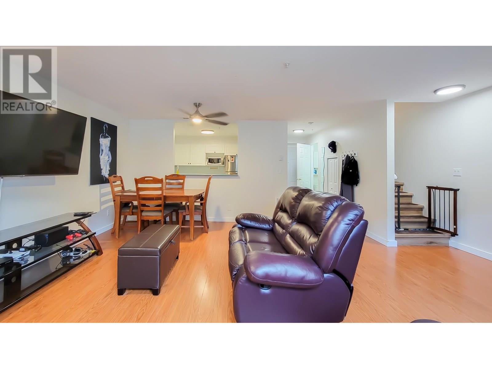 Photo 8 of 21 2378 Rindall Avenue, Port Coquitlam BC