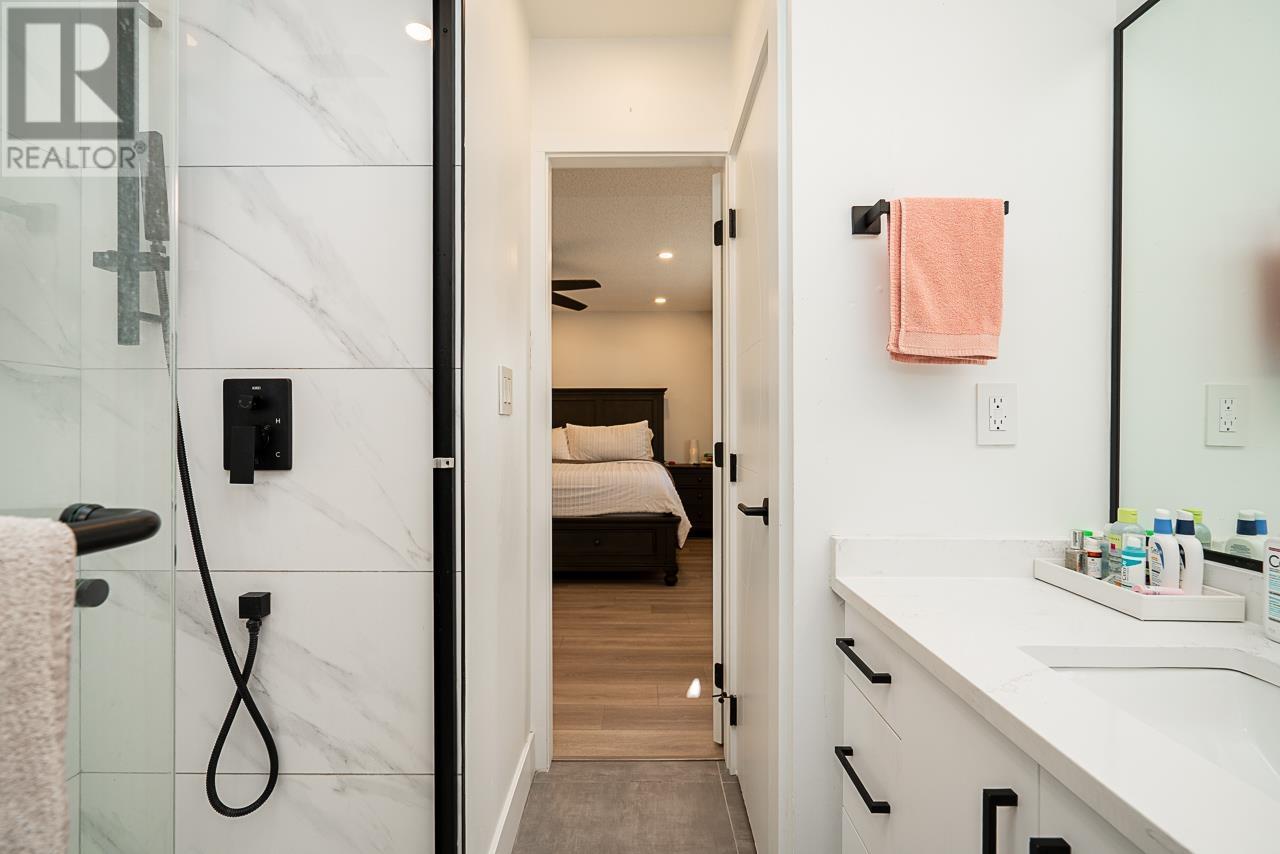 615 ALLISON PLACE, New Westminster