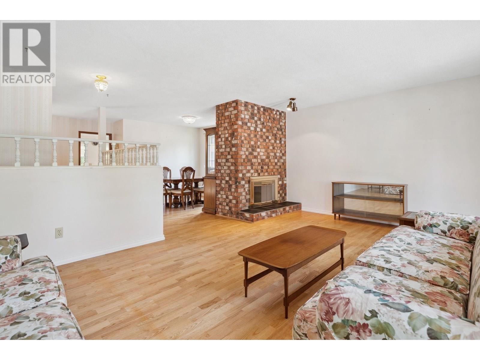 Photo 1 of 722 Foster Avenue, Coquitlam BC