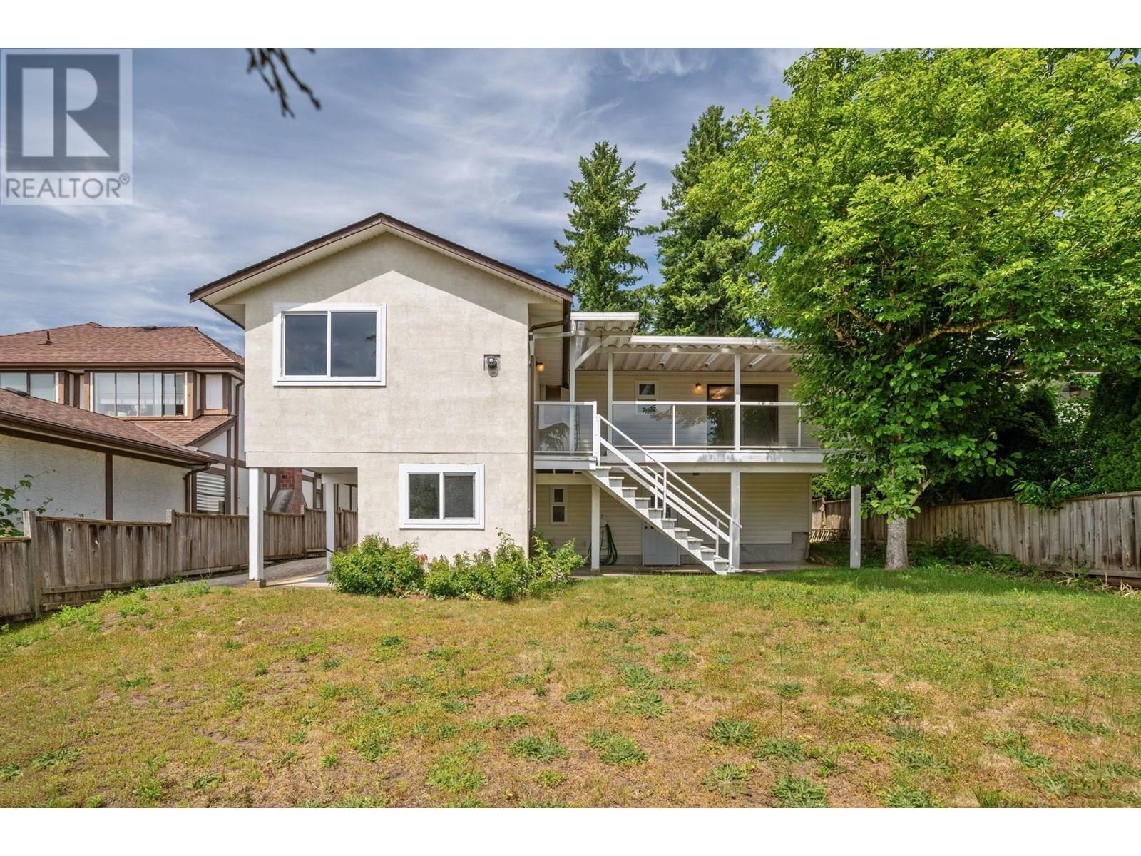 Photo 5 of 722 Foster Avenue, Coquitlam BC