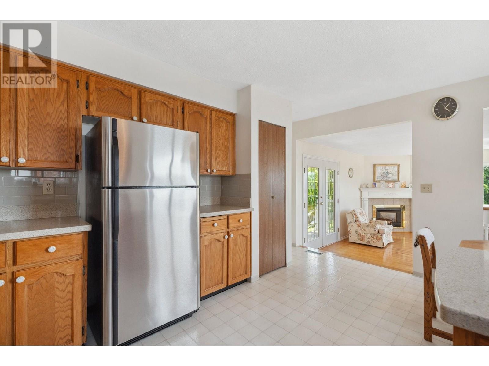 Photo 33 of 722 Foster Avenue, Coquitlam BC