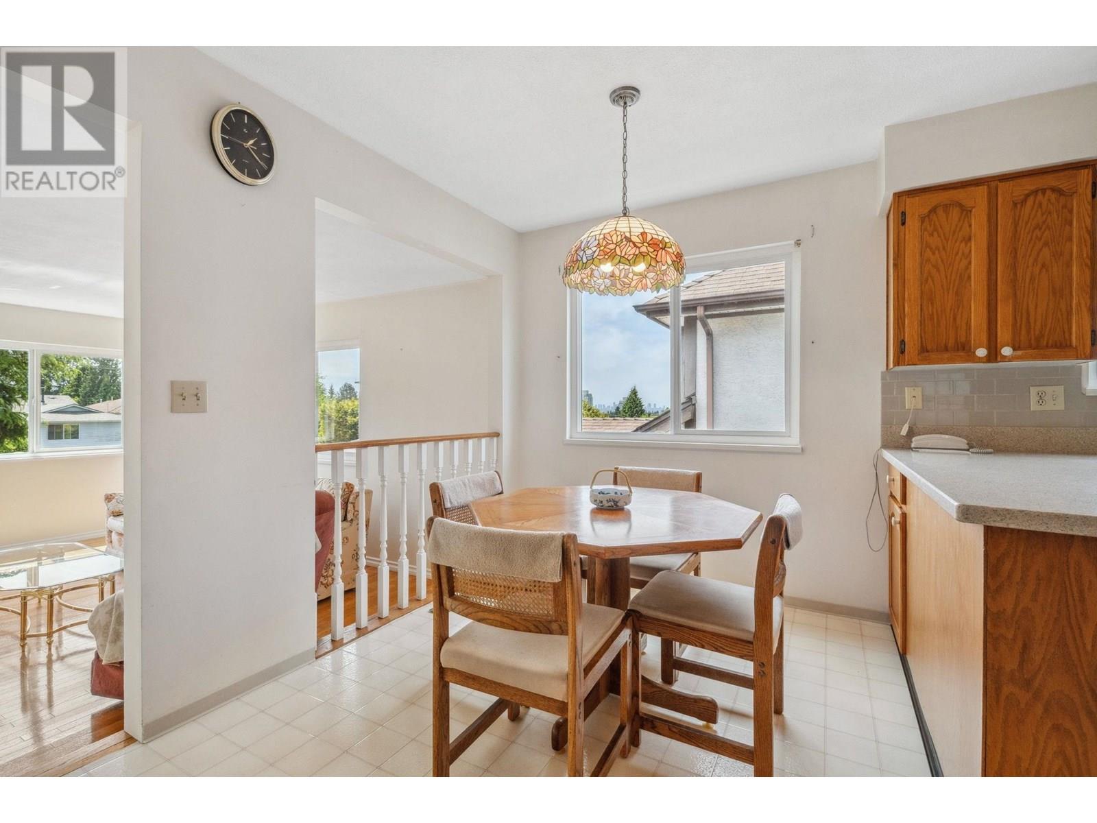 Photo 9 of 722 Foster Avenue, Coquitlam BC
