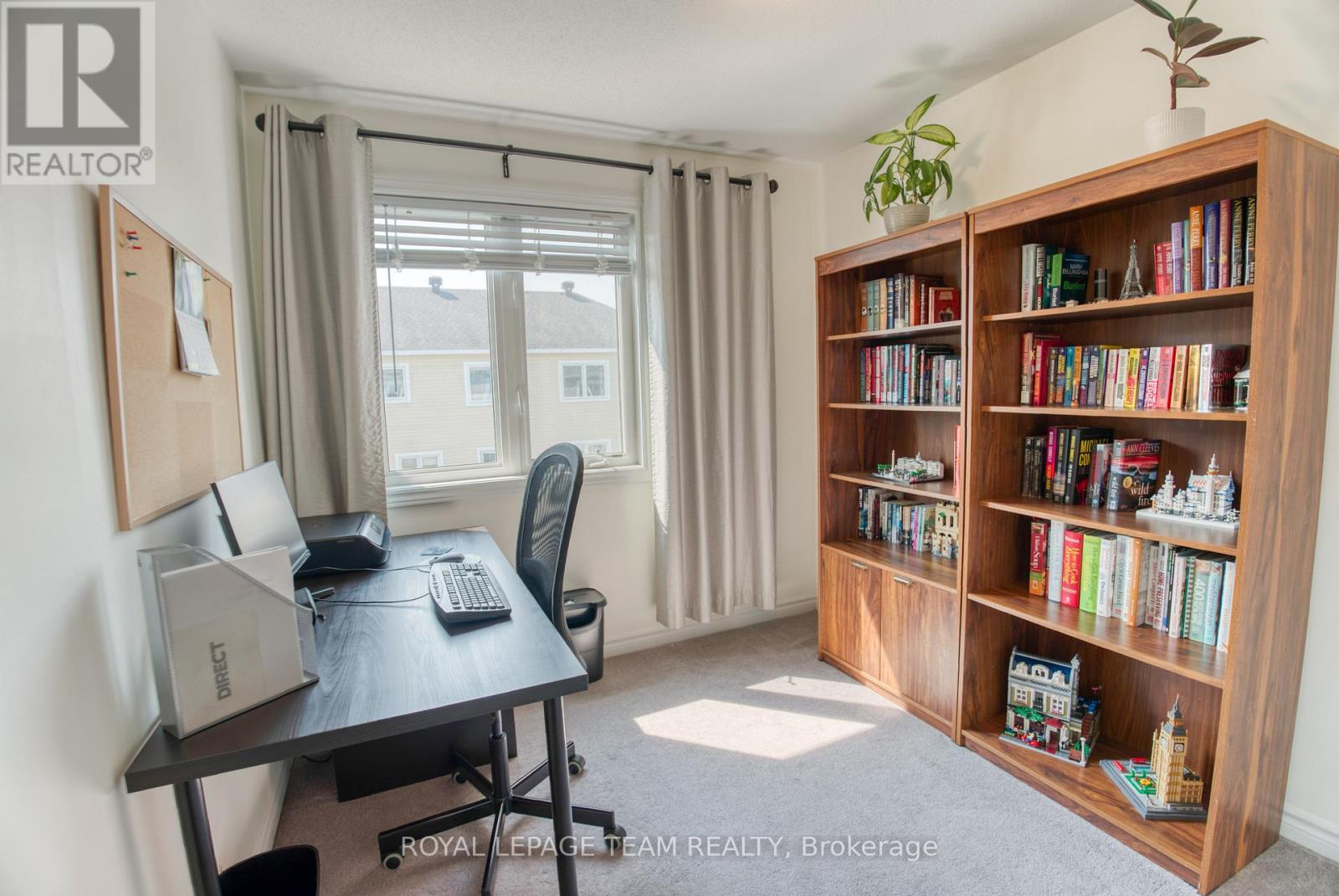 Photo 21 of 422 Coldwater Crescent, Ottawa ON