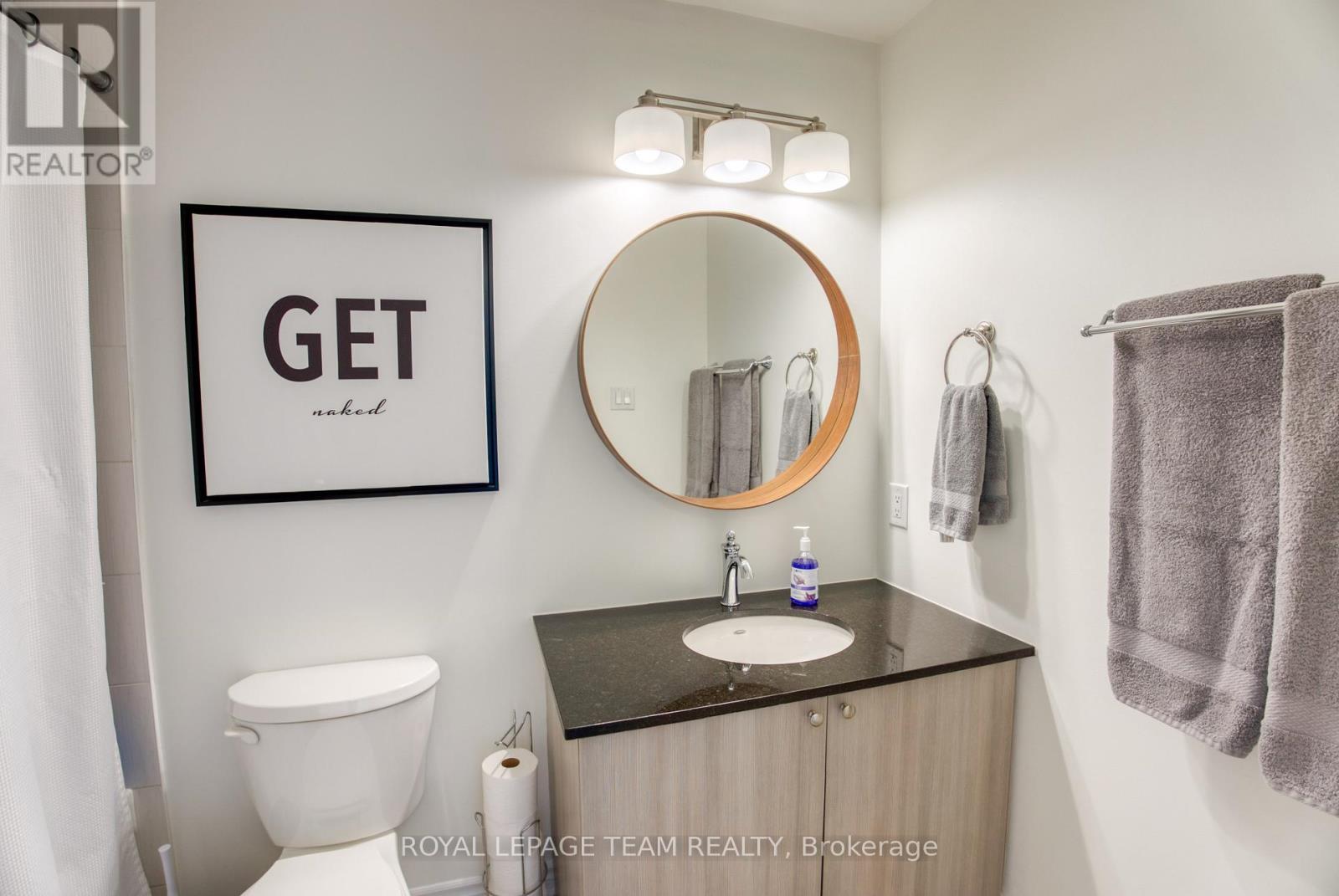 Photo 26 of 422 Coldwater Crescent, Ottawa ON