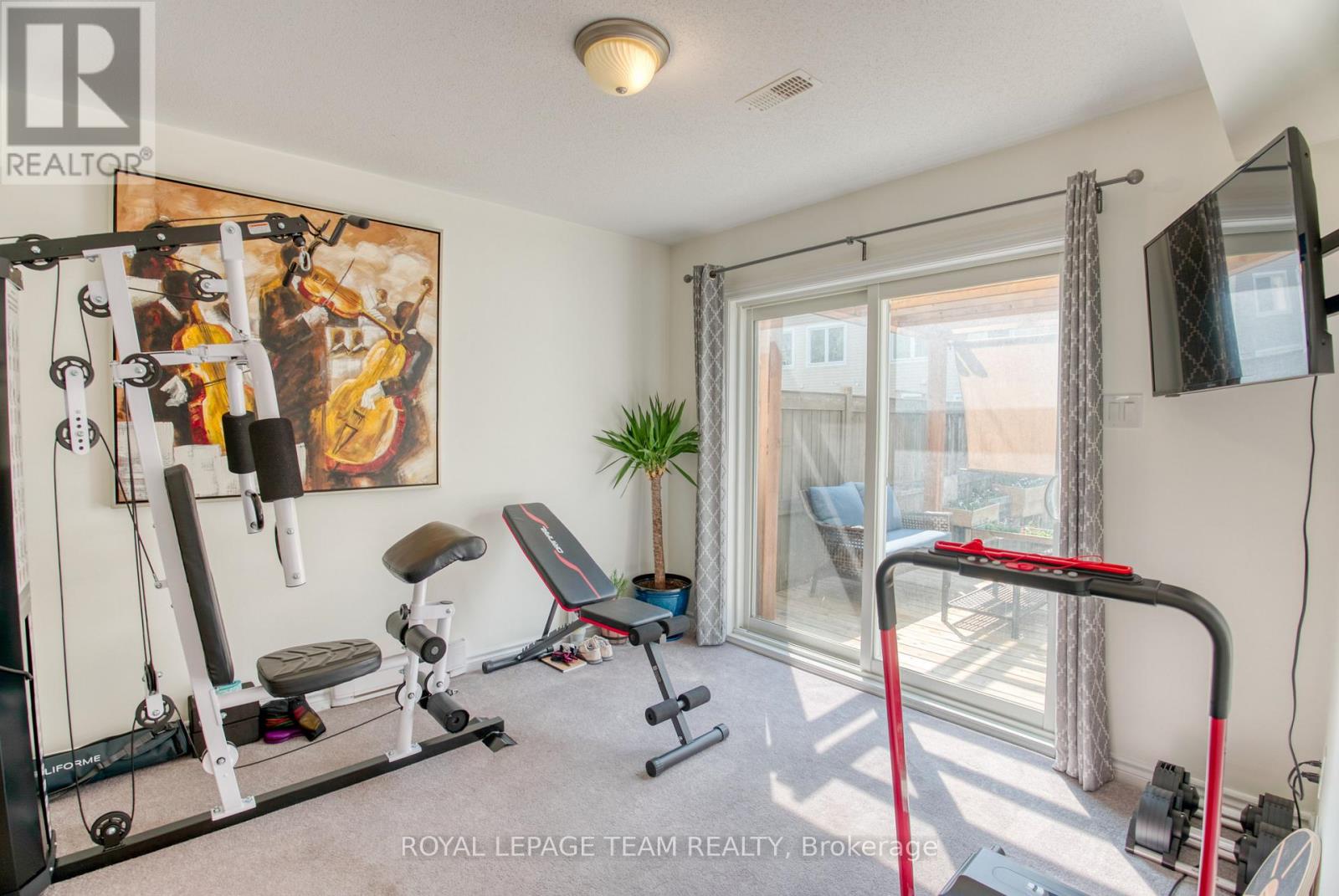 Photo 3 of 422 Coldwater Crescent, Ottawa ON
