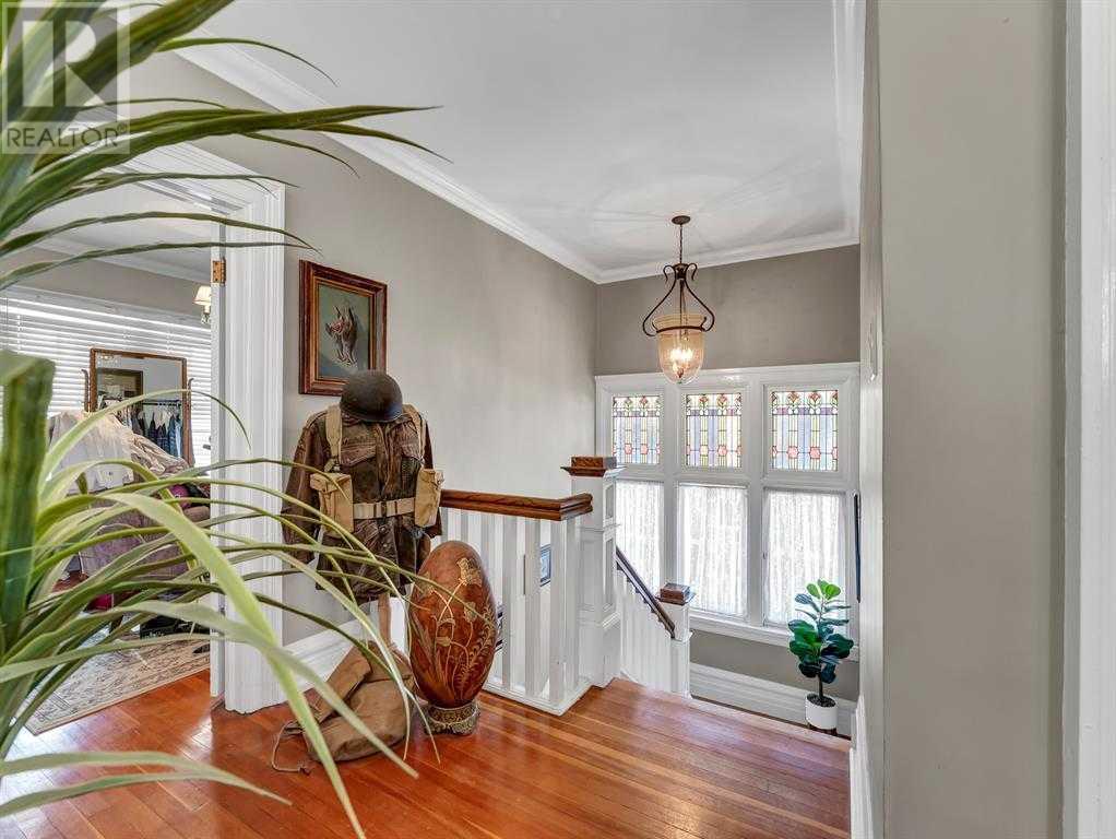 Photo 11 of 258 1 Street Se, Medicine Hat AB