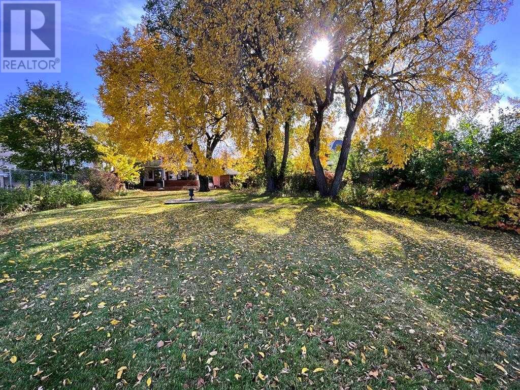 Photo 4 of 258 1 Street Se, Medicine Hat AB