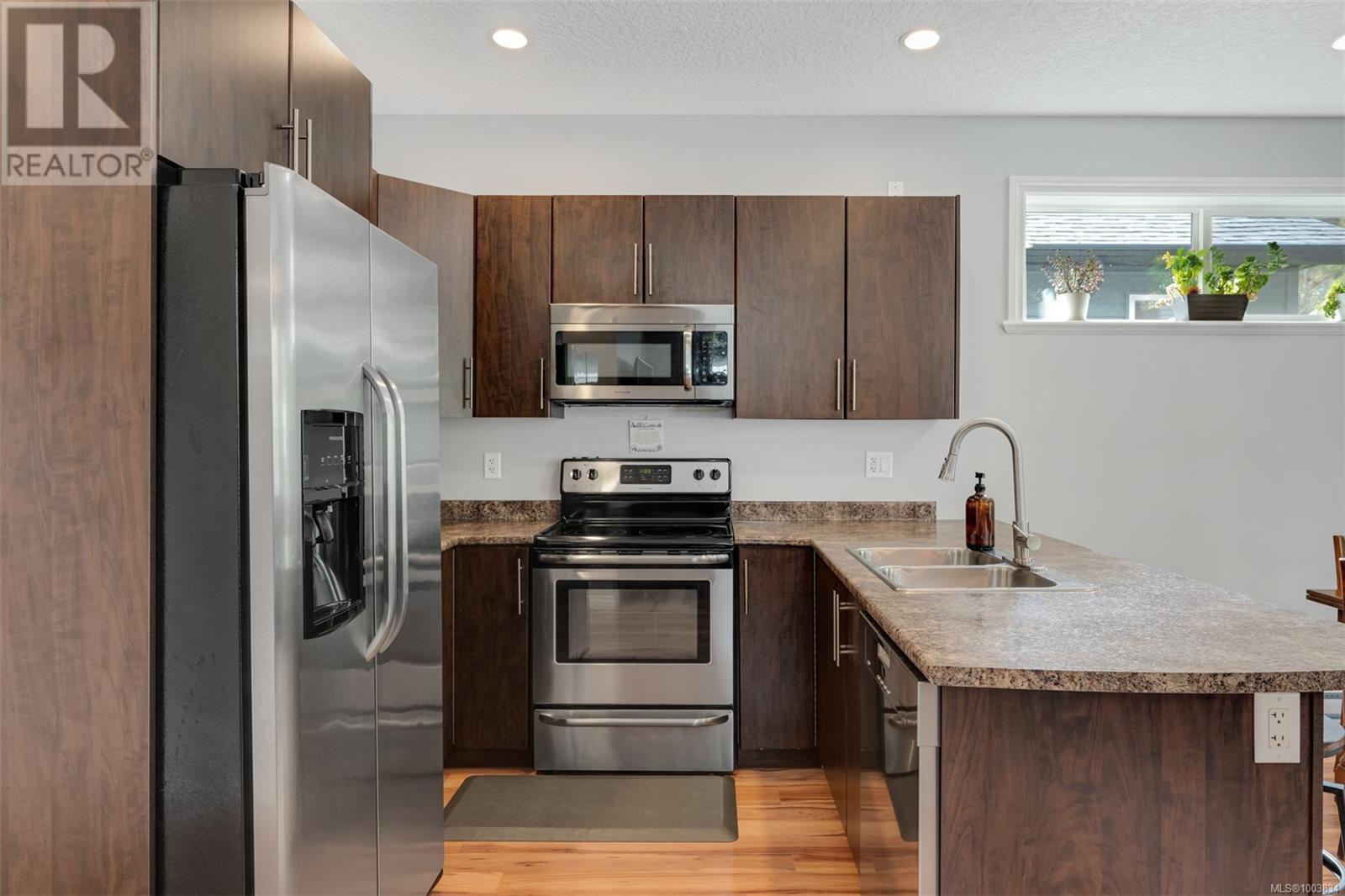 Photo 2 of 871 Wild Ridge Way, Langford BC