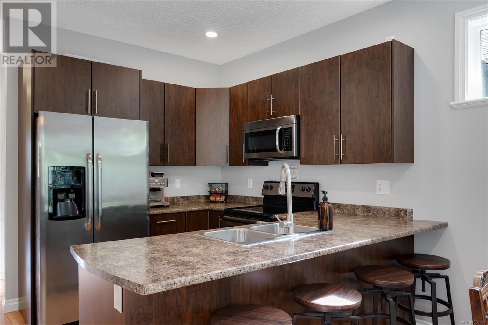 Photo 4 of 871 Wild Ridge Way, Langford BC
