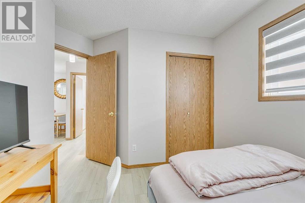 Single Family House Bungalow for Sale in  Country Hills Drive NW Country Hills Calgary 